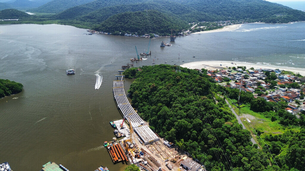 Comunicação da Ponte de Guaratuba: fotos, vídeos e estratégia digital por Gediel Mendes 10 vigas longarinas na ponte de guaratuba, foto Gediel Mendes